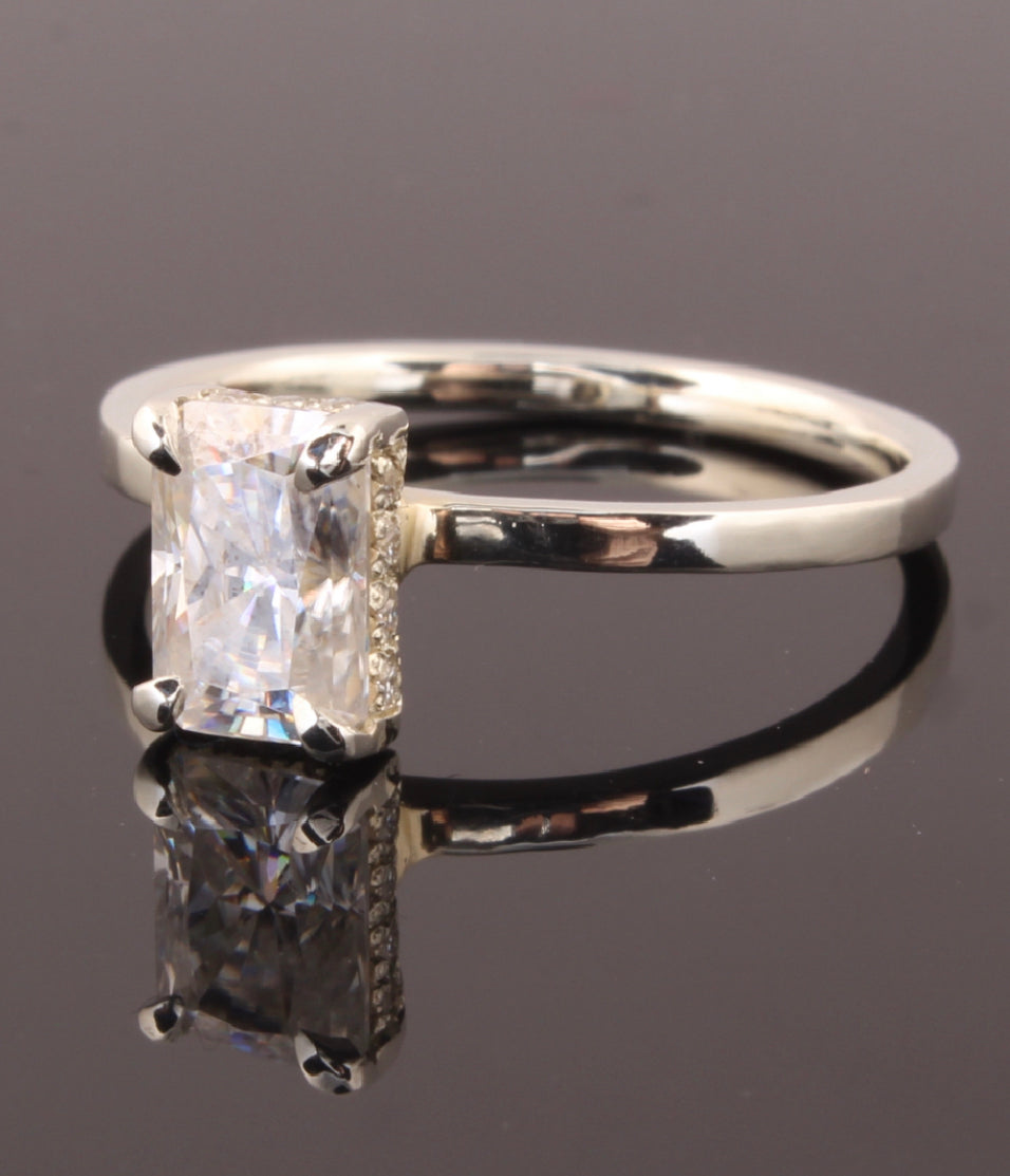 Lab Grown Diamond Engagement Ring